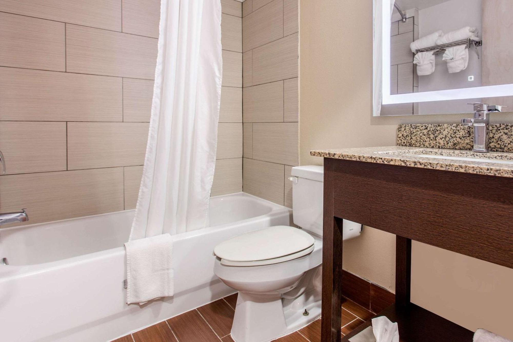 Quality Inn & Suites Myrtle Beach Near Outlets Extérieur photo